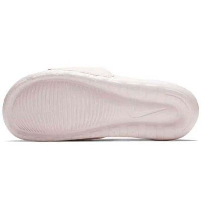 PAPUCE W NIKE VICTORI ONE SLIDE