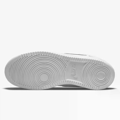NIKE COURT V
