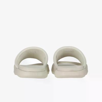 SLIPPER-PAPUCE